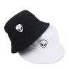 2-Bobs-alien-blanc-et-noir-empilés-présenté-sur-fond-blanc-2.JPEG 2-Bobs-alien-blanc-et-noir-empilés-présenté-sur-fond-blanc-2