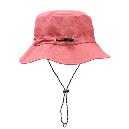 Bob-imperméable-rouge-présenté-sur-un-fond-blanc.JPEG Bob-imperméable-rouge-présenté-sur-un-fond-blanc