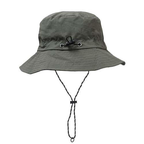 Bob-imperméable-vert-présenté-sur-un-fond-blanc.JPEG Bob-imperméable-vert-présenté-sur-un-fond-blanc
