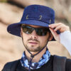 Homme-style-aventurié-avec-lunettes-et-bob-a-ficelle-sur-la-tête (5) Bob Homme avec Ficelle