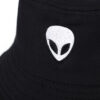 Zoom-sur-logo-en-forme-alien-brodé-sur-bob-noir.JPEG Zoom-sur-logo-en-forme-alien-brodé-sur-bob-noir
