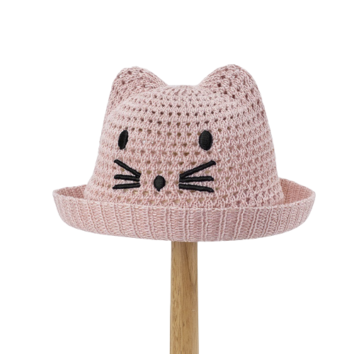 Bob-en-laine-rose-avec-motif-chat-pour-bebe-sur-fond-blanc