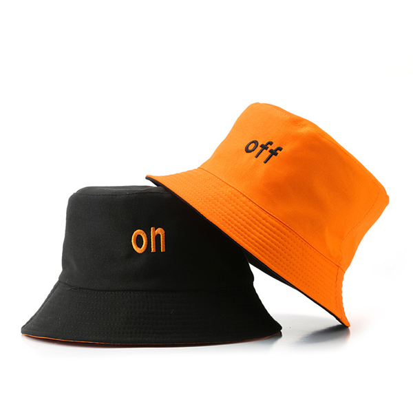Bob-réversible-orange-et-noir-sur-fond-blanc