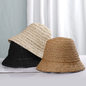 les-3-Bobs-de-paille-noir-beige-et-beige-foncé-emplilés 3-Bobs-de-paille-noir-beige-et-beige-foncé-emplilés