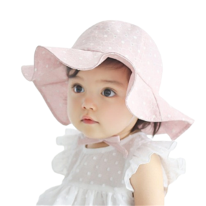 petite-fille-adorable-porte-un-bob-au-bord-tres-large-sur-la-tete Petite-fille-adorable-porte-un-bob-au-bord-tres-large-sur-la-tete