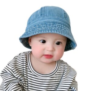 bebe-heureux-porte-un-bob-sur-la-tete (3) Bébé-garçon-heureux-porte-un-bob-sur-la-tête-fond-blanc