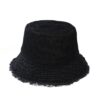 Bob-en-jean-femme-noir-sur-fond-blanc