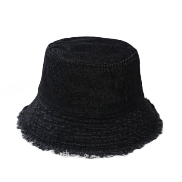 Bob-en-jean-femme-noir-sur-fond-blanc
