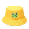 Bob-rainette-joyeuse-couleur-jaune-sur-un-fond-blanc