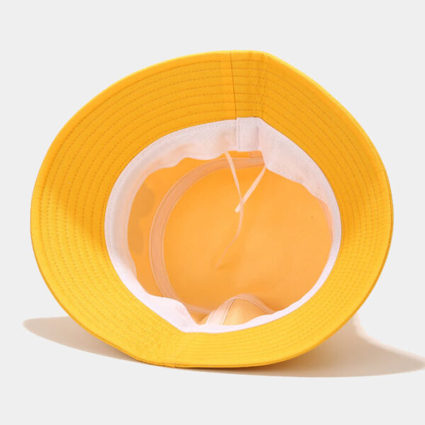 Bob-rainette-joyeuse-couleur-jaune-retourné-vue-intérieur