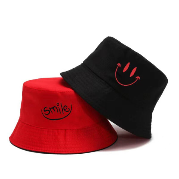 bob-reversible-smiley-rouge-et-noir Bob-réversible-smiley-rouge-et-noir-fond-blanc