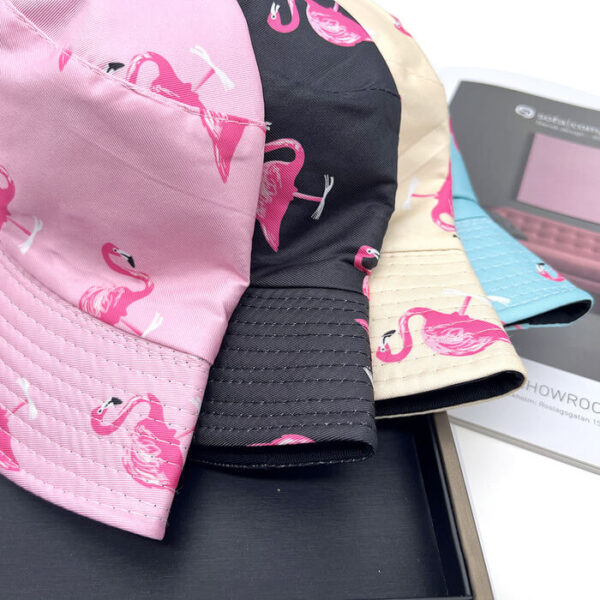 Bobs-flamant-rose-pliés-a-plat-pour-êtres-présentés-à-la-vente