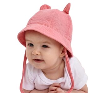 petit-bebe-souriant-qui-rampe-et-qui-porte-un-bob-rose-sur-la-tete-2 Petit-bebe-souriant-qui-rampe-et-qui-porte-un-bob-rose-sur-la-tete-2