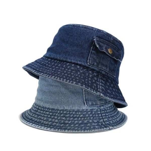 un-bob-denim-bleu-nuit-empile-sur-un-bob-bleu-clair Un-bob-denim-bleu-nuit-empilé-sur-un-bob-bleu-clair