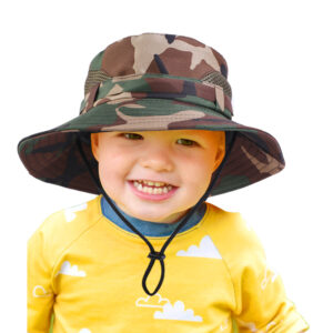 adorable-enfant-souriant-avec-bob-style-militaire-sur-la-tete Adorable-enfant-souriant-avec-bob-style-militaire-sur-la-tête