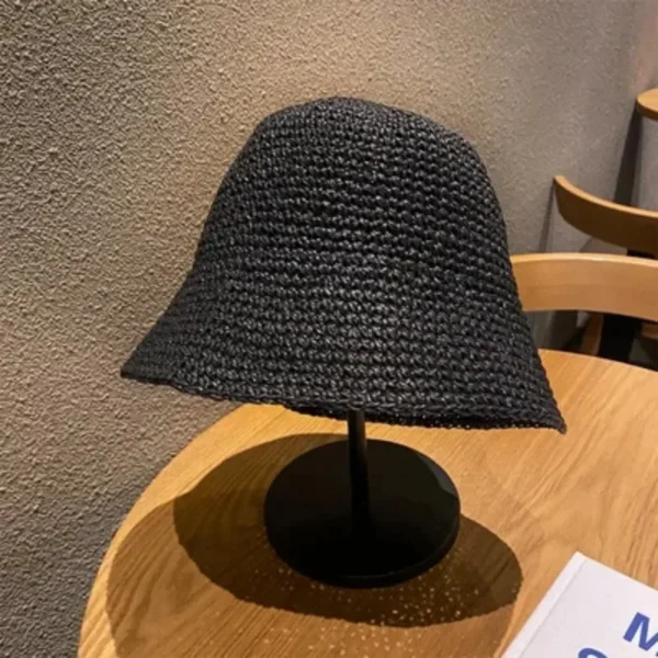 bob-au-crochet-chic-noir Bob au crochet chic noir sur son porte-chapeau
