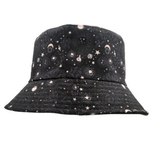 Bob-chapeau-aux-motifs-d'étoiles-dans-la-nuit