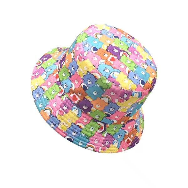 bob-chapeau-colore-nounours Un joli bob chapeau aux motifs d'oursons multicolore sur un fond blanc