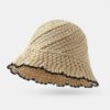 bob-chapeau-paille-beige Un bob en paille couleur beige sur un décor blanc