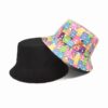 bob-chapeau-reversible-ours-multicolor-ludique Un chapeau bob réversible motifs d'ours colorés intérieur noir sur fond blanc