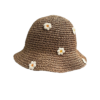 Bob-crochet-fleuri-marron-fond-blanc