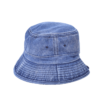 Bob-en-jean-style-délavé-bleu-clair-sur-fond-blanc