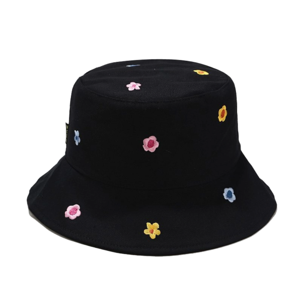 Bob-noir-avec-motifs-pâquerettes