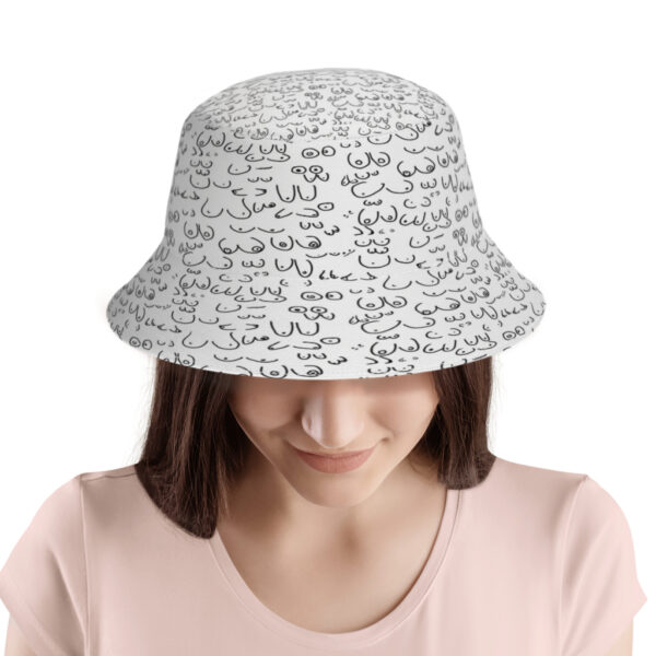 Bob chapeau boobs