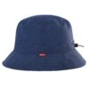 bob-bleu-marine Un bob chapeau bleu marine présenté sur un fond blanc