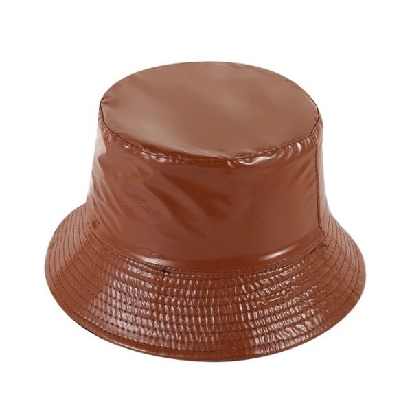 bob-de-pluie-marron Bob de pluie marron sur fond blanc