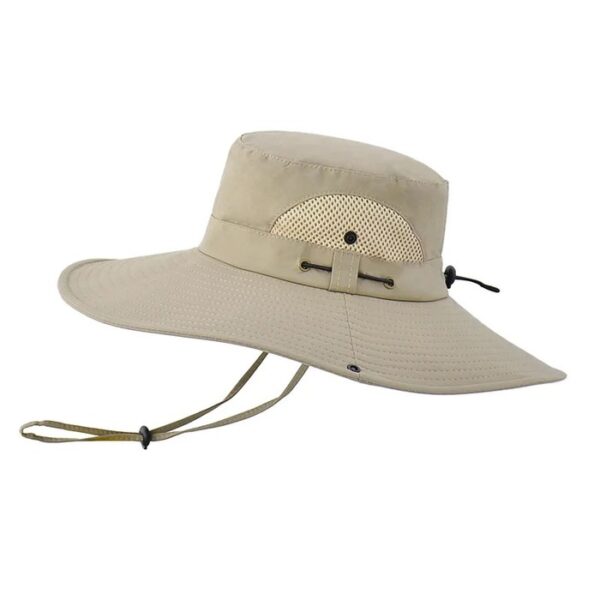 Un grand chapeau bob pour safari couleur beige