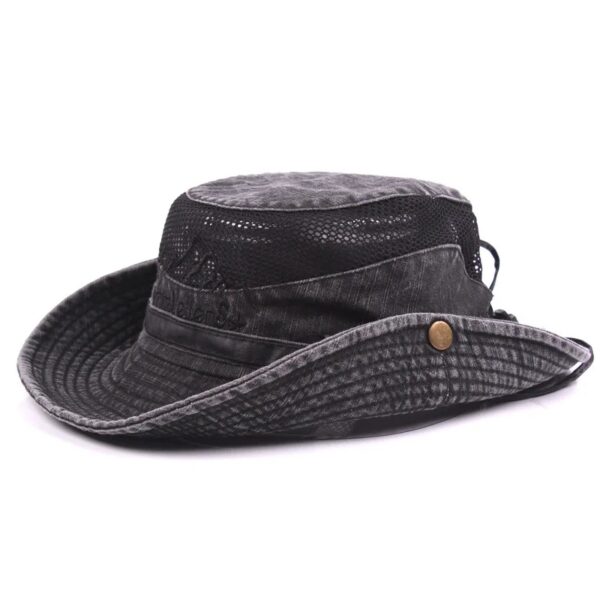 Un chapeau bob style aventure noir sur fond blanc