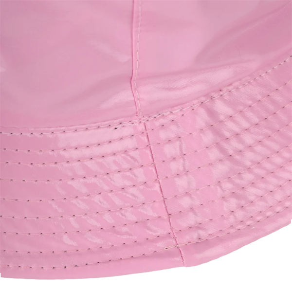 texture-impermeable-bob Zoom sur les coutures et la qualité de la matière impeméable du bob de pluie