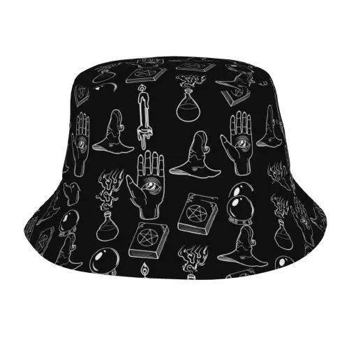 bob-chapeau-magie Un bob chapeau noir avec des symboles qui rappellent ceux de la magie