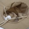 Le bob safari est retourné et on voit l'intérieur du bucket hat