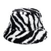 bob-fourrure-marbre Bob chapeau en fausse fourrure noir et blanc motif marbré