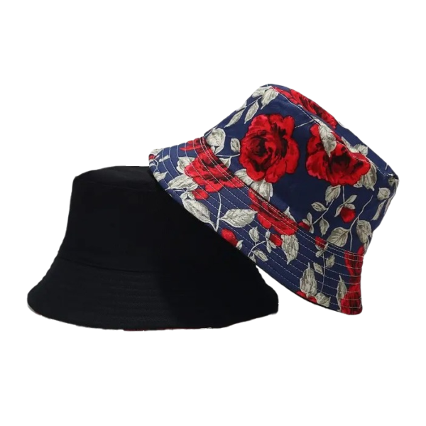 bob-passion.fr Un chapeau bob chevauche un deuxième chapeau bob sur fond blanc