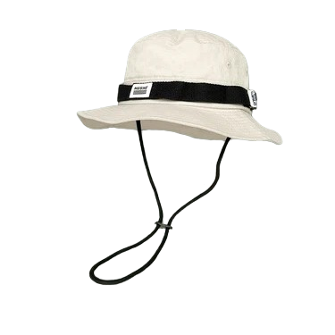 Un bob avec ficelle blanc style aventurière