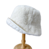 Bob chapeau blanc réversible fourrure