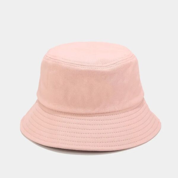 Bob chapeau rose pastel simple version sans motif