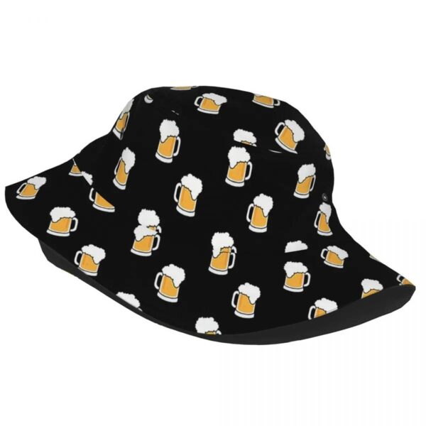 Le bob chapeau bière est plié à plat