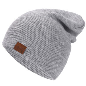 bonnet-chaud-gris Un bonnet gris est présenté sur un fond blanc