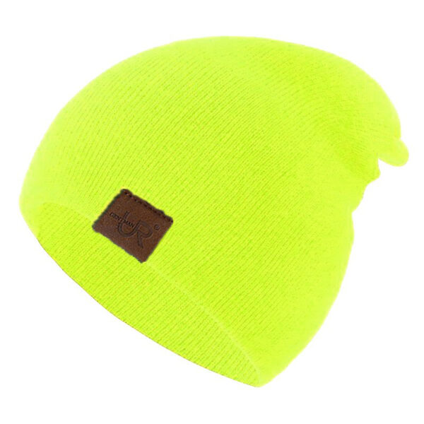 Un bonnet pour homme de couleur jaune sur fond blanc