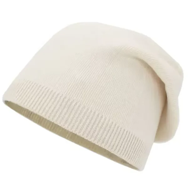 bonnet-100-coton-femme-beige Un bonnet 100% coton beige sur fond blanc
