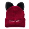 bonnet-a-oreille-rouge Un bonnet à oreille rouge est présenté sur un fond blanc