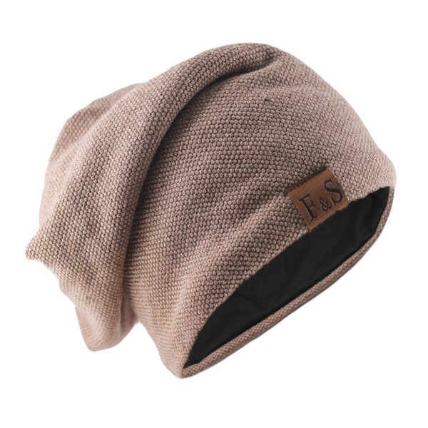 bonnet-homme-streetwear-beige Bonnet homme streetwear beige sur un fond blanc