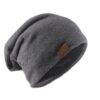 bonnet-homme-streetwear-gris-fonce Bonnet homme streetwear gris foncé sur un fond blanc