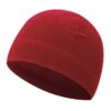 Un bonnet bordeaux sur un fond blanc