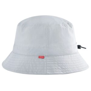 Un bob chapeau blanc idéal pour le golf est présenté sur un fond blanc