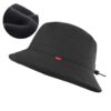 chapeau-bob-couleur-noir-pour-golf Le bob chapeau de golf de couleur noire en version hiver avec revêtement intérieur polaire est présenté sur un fond blanc